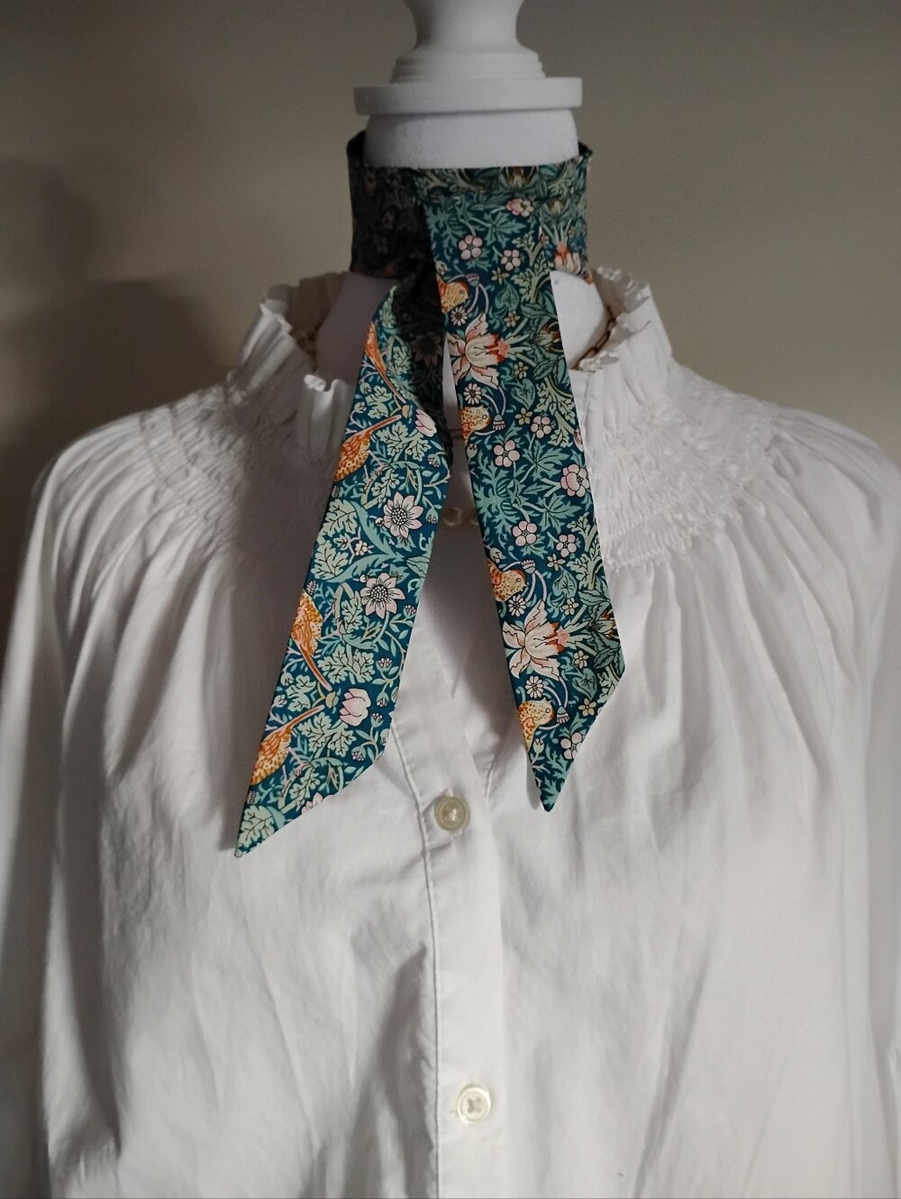 Liberty Art Fabric Tana Lawn Super Skinny Scarf William Morris Strawberry Thief - Picture 7 of 13